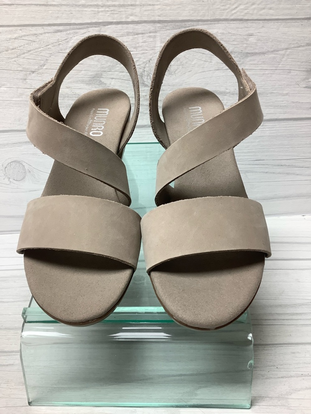 New Munro Crisscross Sandals - Picture 5 of 10